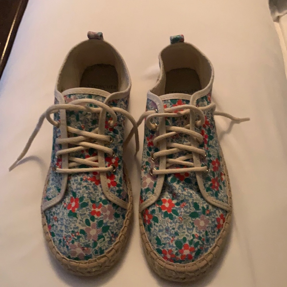 NWOT JCREW crewcuts girls summer shoes. Size 34.